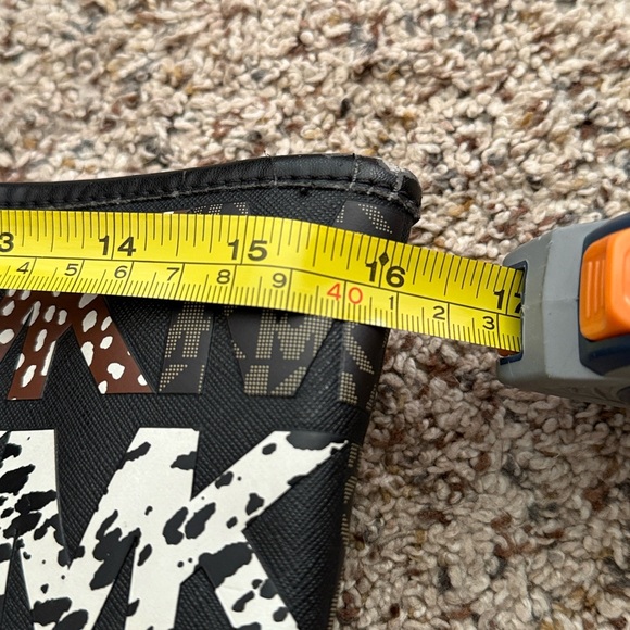 Michael Kors Jet Set Travel Medium Carryall Tote Designer Animal Print Gold Used - Picture 13 of 15